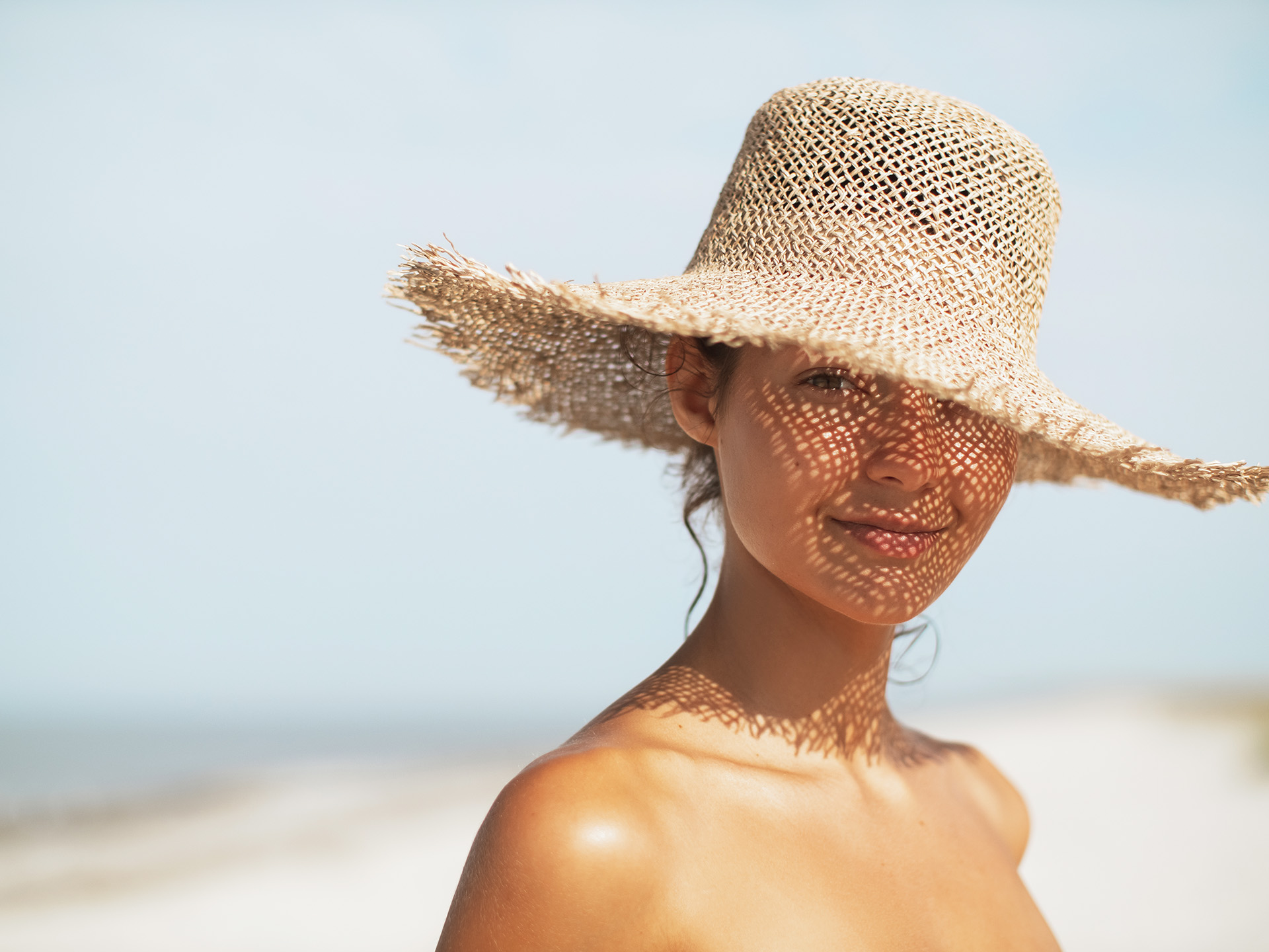 Φωτογήρανση: Οι συνέπειές της στο δέρμα και antiaging tips